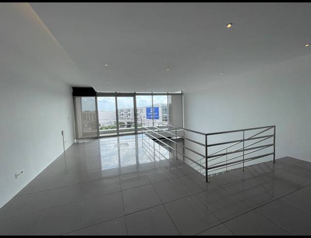 840M² BUILDING TO LET IN LAGOON BEACH
